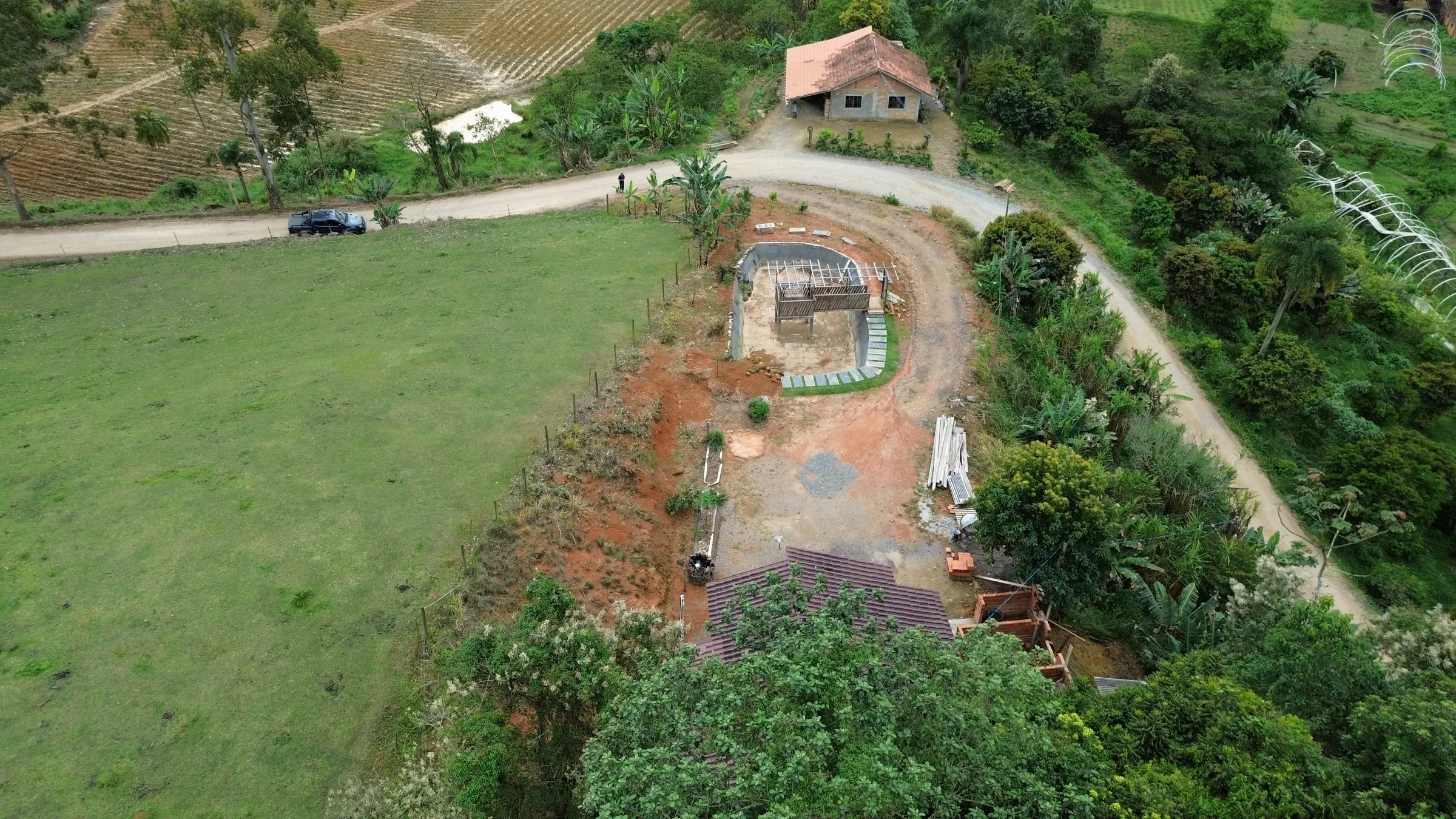 Vista aerea ampla da propriedade em Trivas, Presidente Nereu/SC