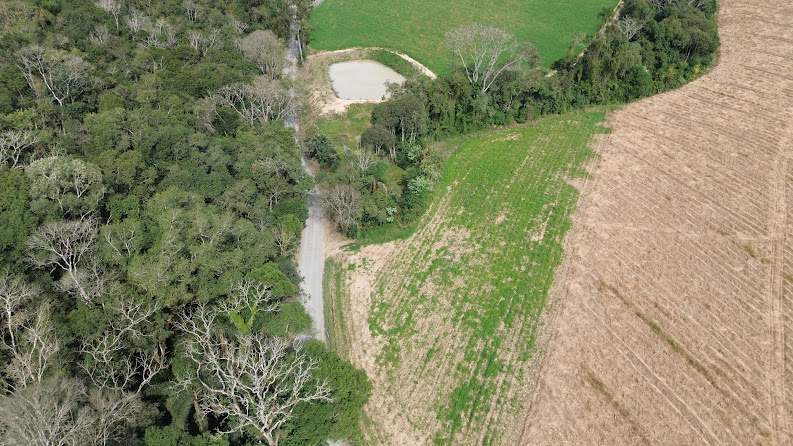 Vista aérea do sítio de aproximadamente 0,6 ha no Rio Batalha, Ituporanga/SC