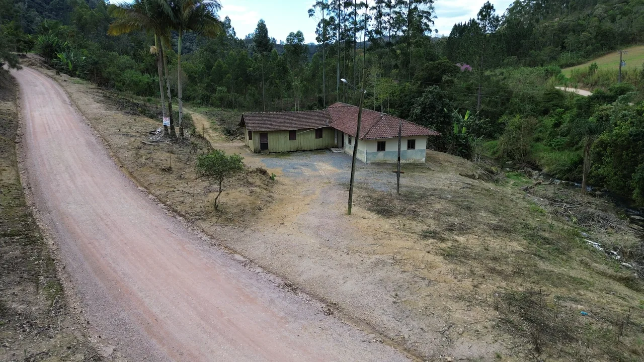 Estrada e construção em Alto Rio Novo, Apiúna/SC