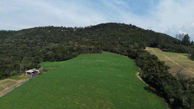 Vista aérea do terreno rural de 12,73 ha no Rio Batalha, Ituporanga/SC