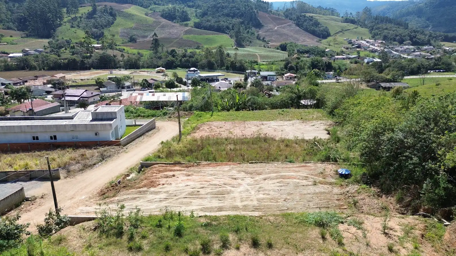 Vista do terreno e da paisagem próxima ao Centro de Presidente Nereu